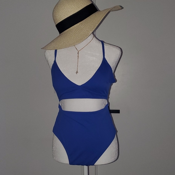 Sold NWT Shade & Shore Swimsuit - Picture 2 of 9